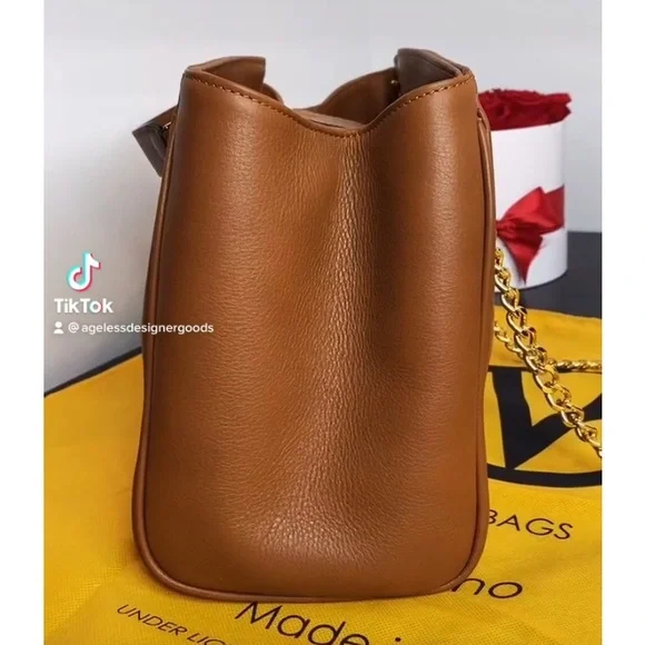 NWT Authentic VALENTINO By Mario Valentino Gold Chain Ladies Crossbody/ Tote Bag - Picture 3 of 15